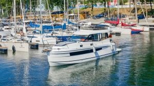 Odysseya Yachts Platinum 35 + Suzuki DF 300 BTX Geki Dual Propeller