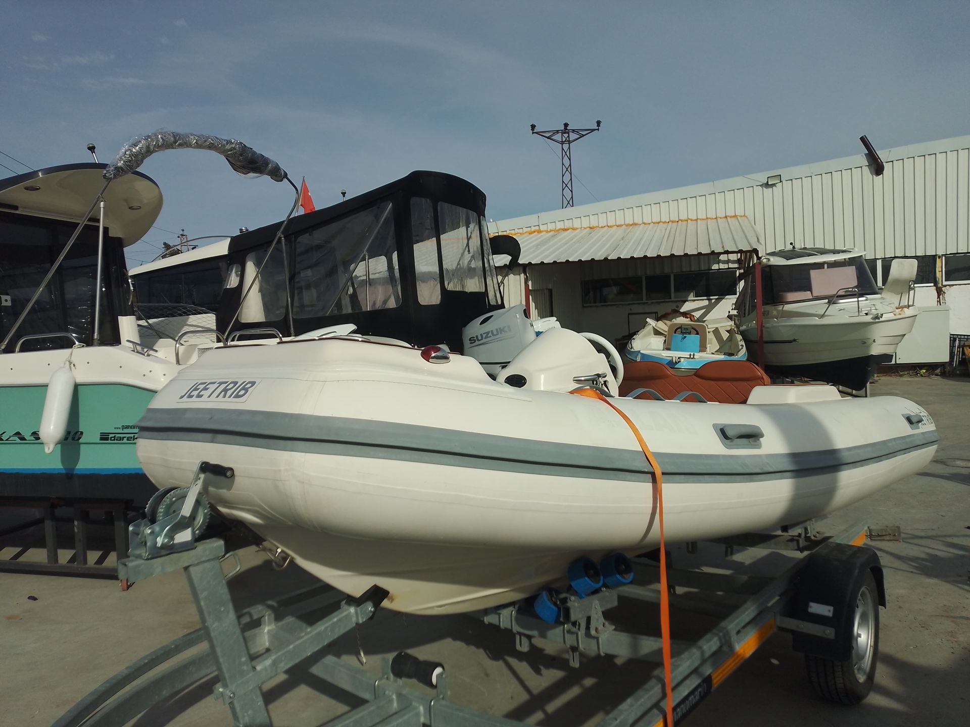 İkinci El Jeetrib JR-F-425-C Fiber Tabanlı Şişme Bot