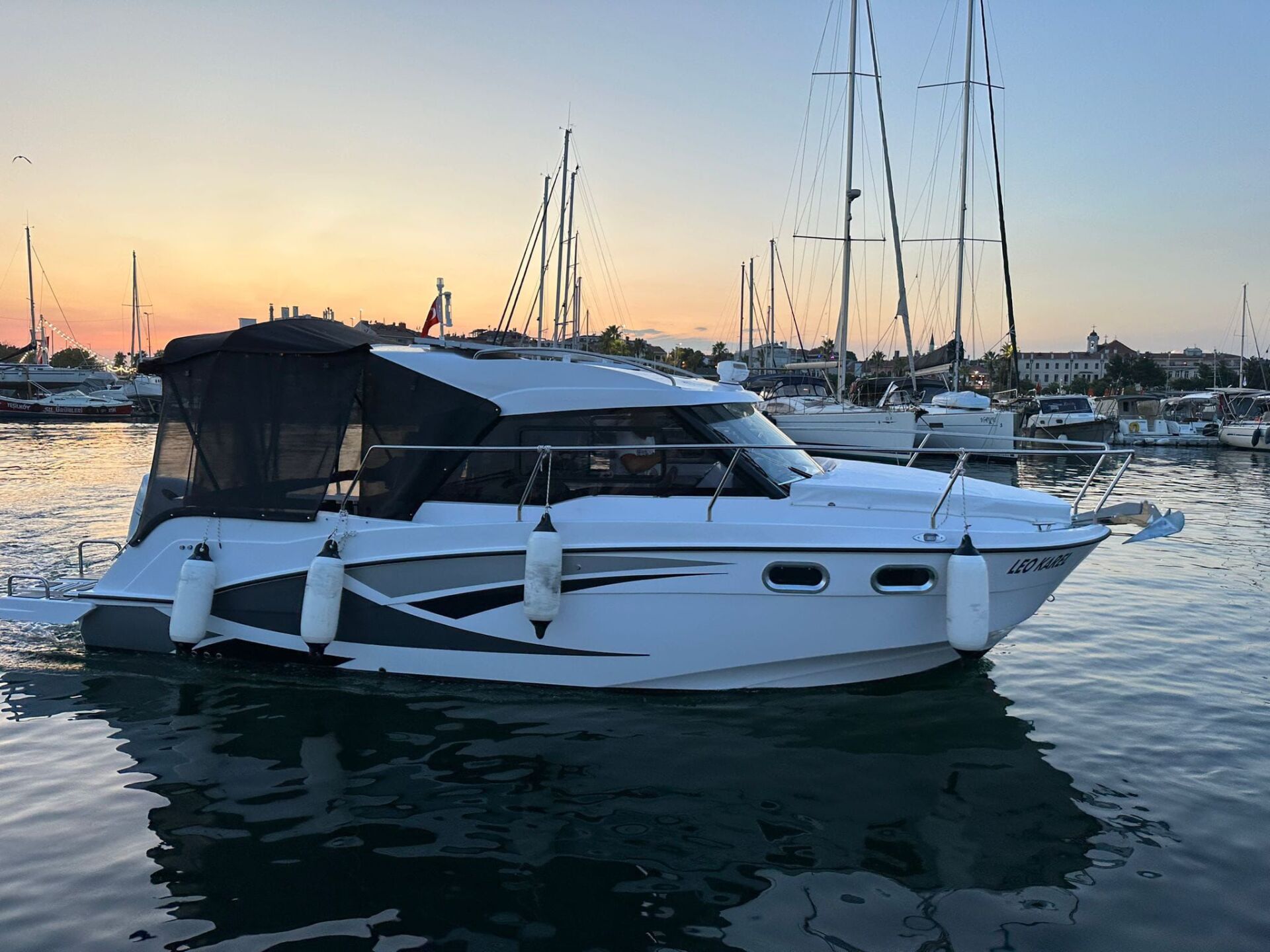 İkinci El Anatoli 8 + Suzuki DF200 APX Dıştan Takma Deniz Motoru