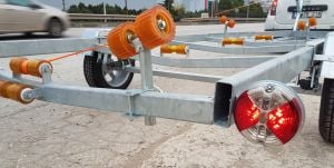 Zeki Başoğlu - GR 550 - Tekne Römorku 32 Roller
